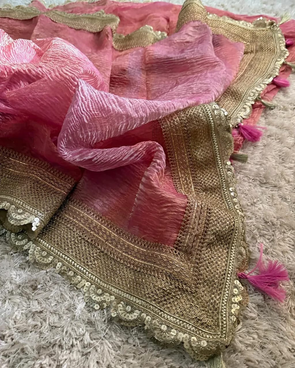 Sunehra Gulab Saree